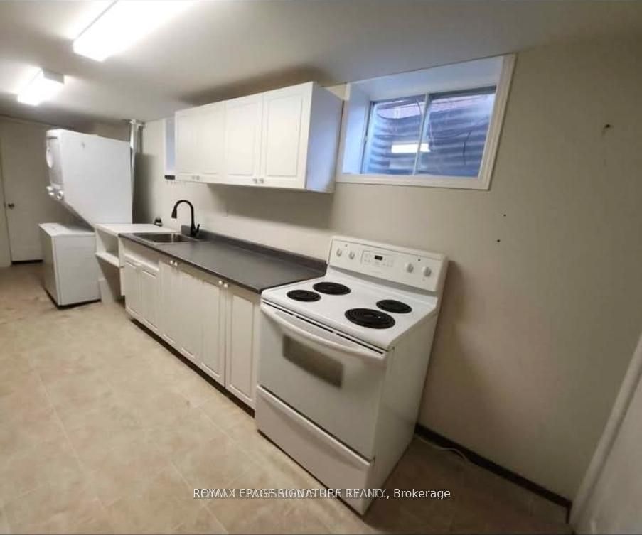 Bsmt-304 Orsi Avenue, Bradford West Gwillimbury, ON, L3Z 1B7 - 4