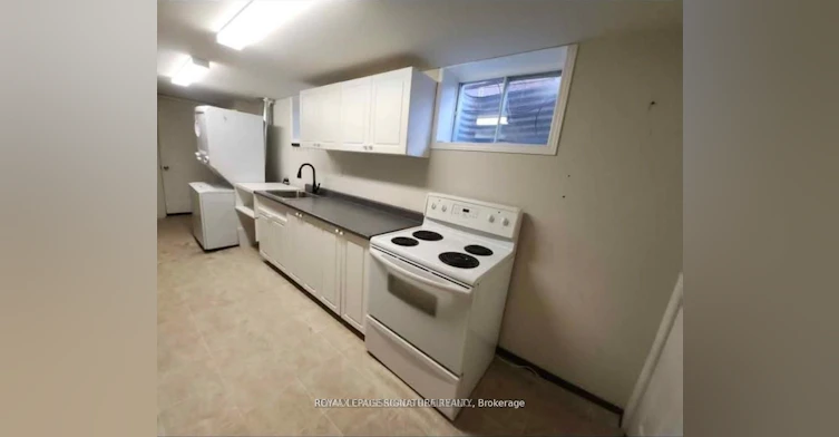 Bsmt-304 Orsi Avenue, Bradford West Gwillimbury, ON, L3Z 1B7 - 4