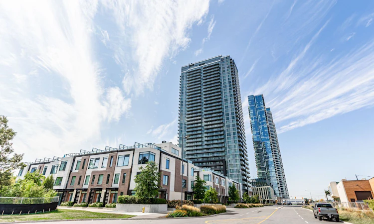 1114-7895 Jane Street