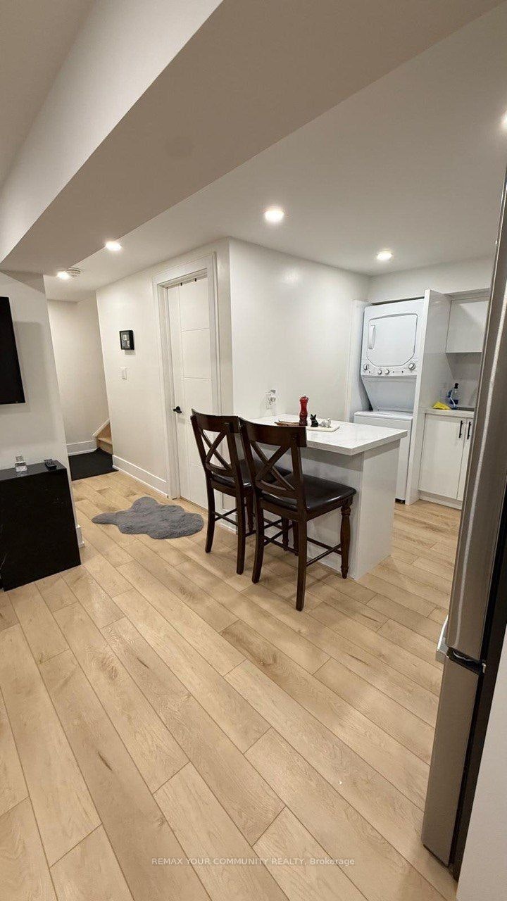 204 Mccaffrey Road, Newmarket, ON, L3X 1J9 - 2