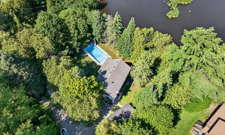 1 Aird Court