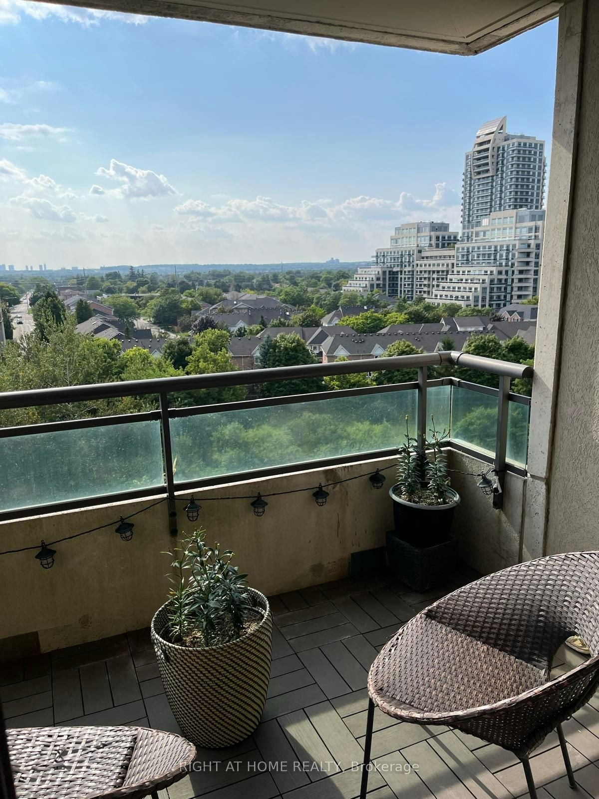 901-330 Red Maple Road W, Richmond Hill, ON, L4C 0T6 - 6