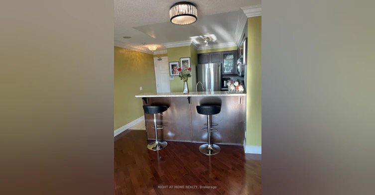 901-330 Red Maple Road W, Richmond Hill, ON, L4C 0T6 - 10