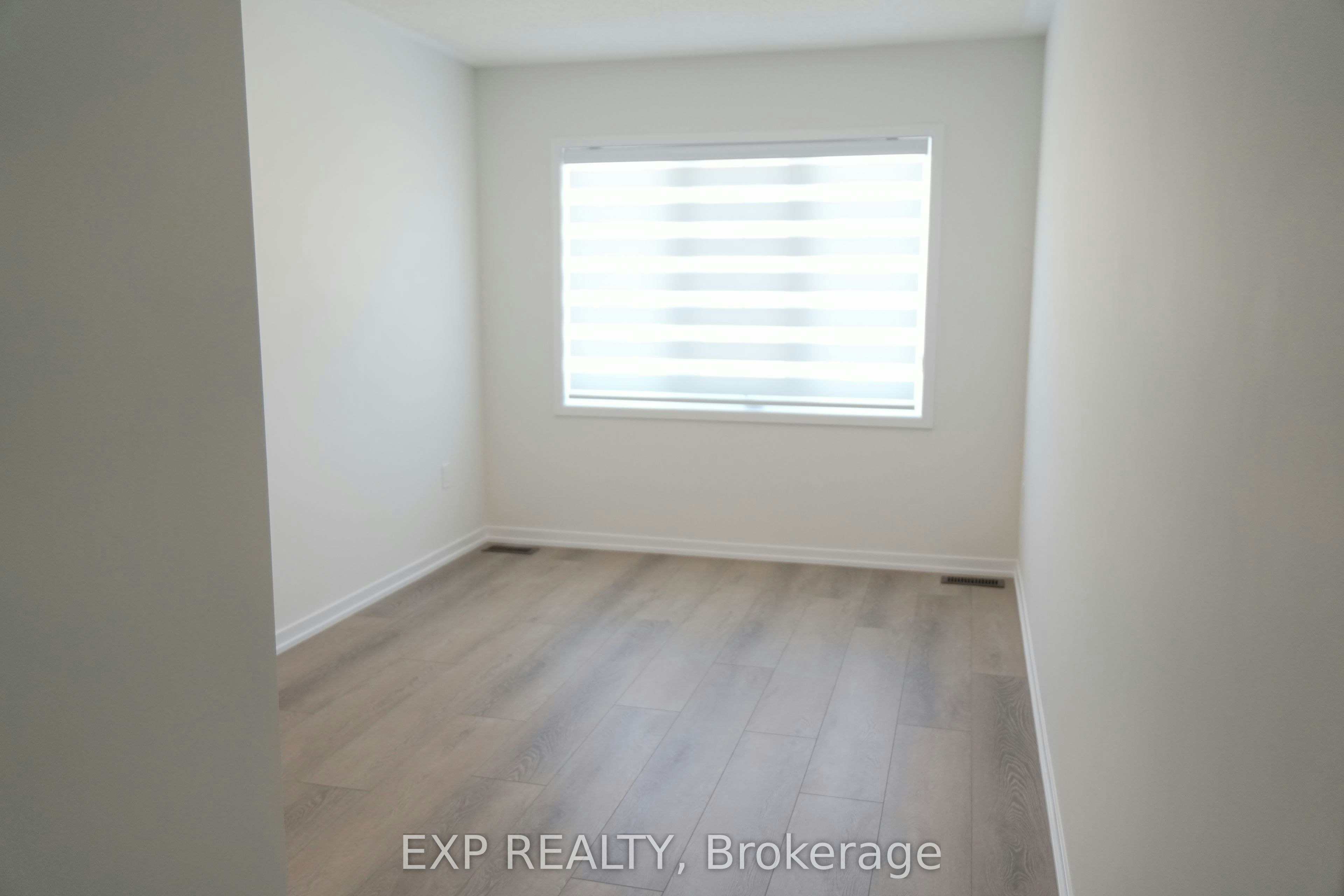 26 Alfred Garvey Gate, Georgina, ON, L4P 0M4 - 17