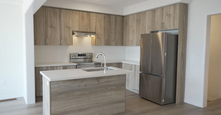 26 Alfred Garvey Gate, Georgina, ON, L4P 0M4 - 3