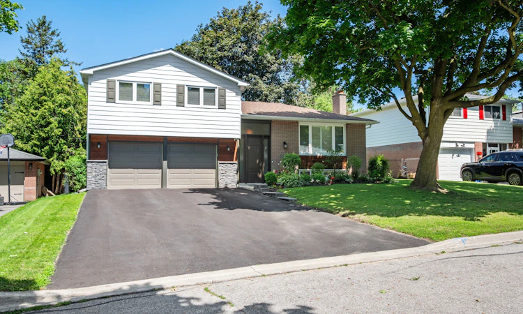 811 Three Seasons Drive