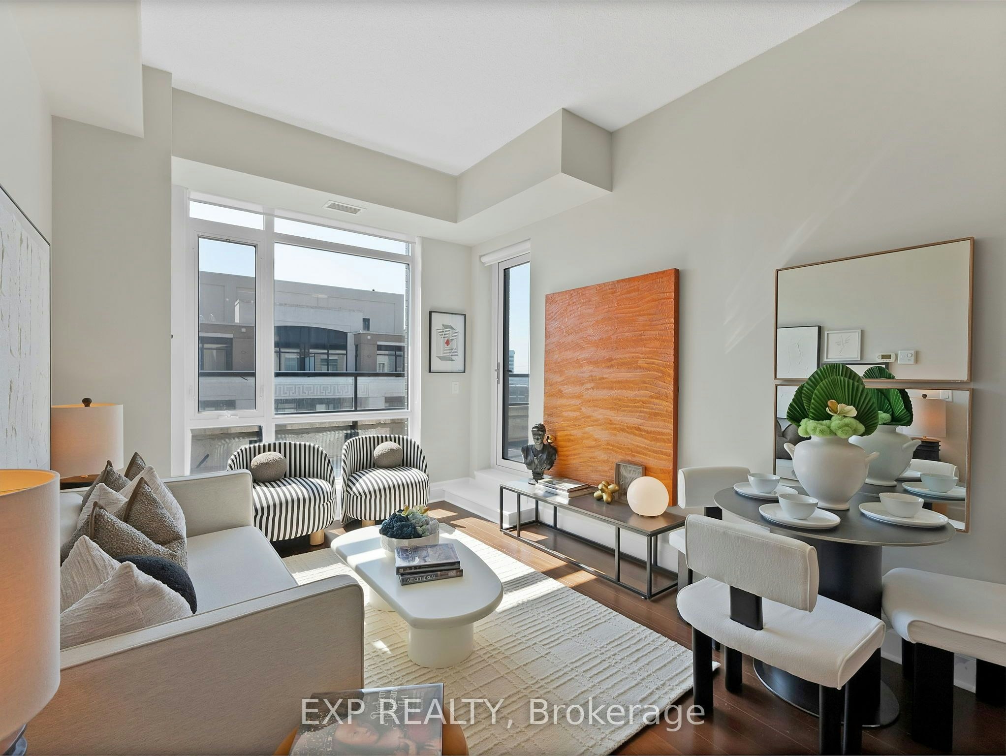 1004-131 Upper Duke Crescent, Markham, ON, L6G 0C9
