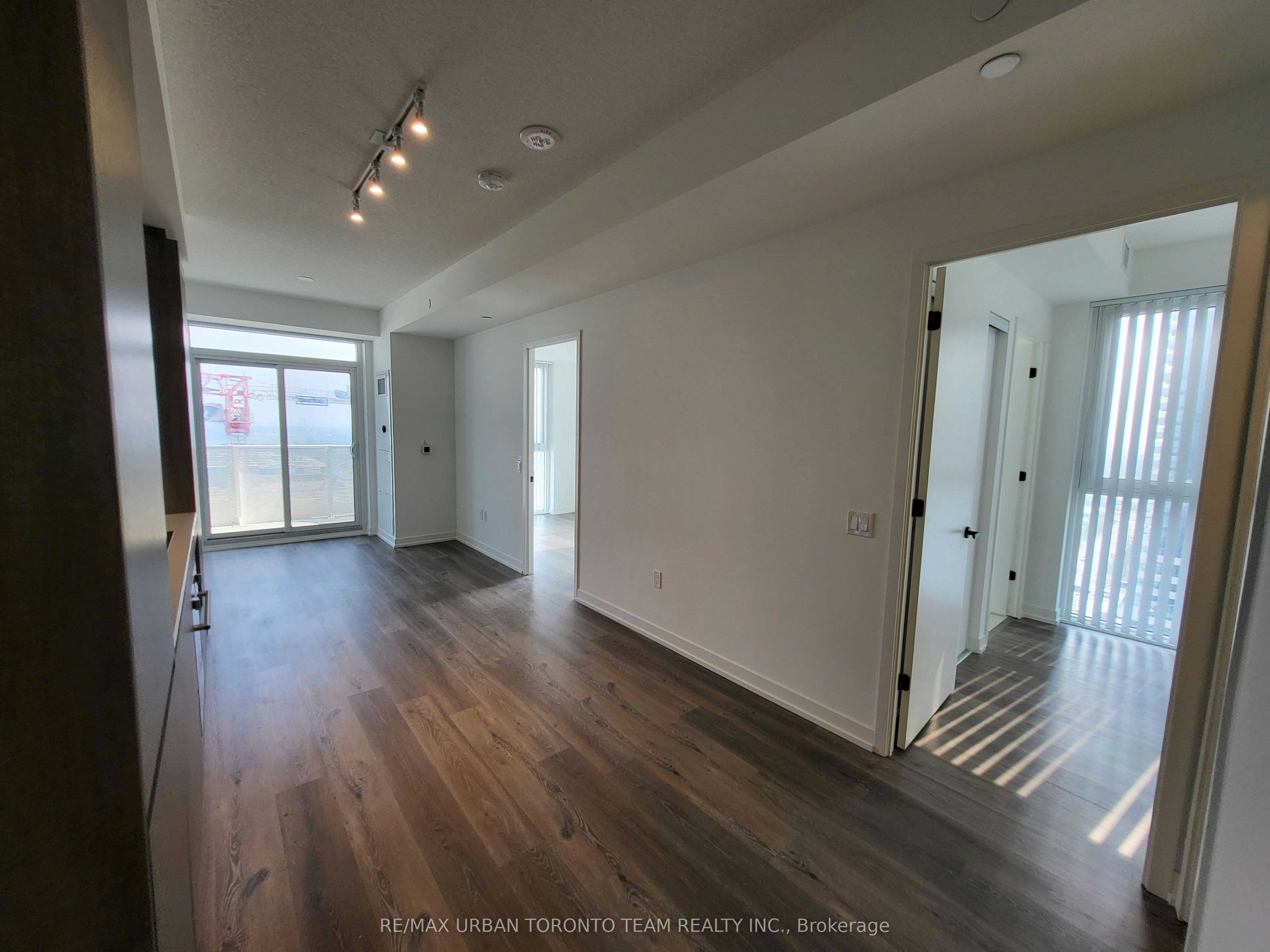 1612-28 Interchange Way, Vaughan, ON, L4K 0P8 - 3