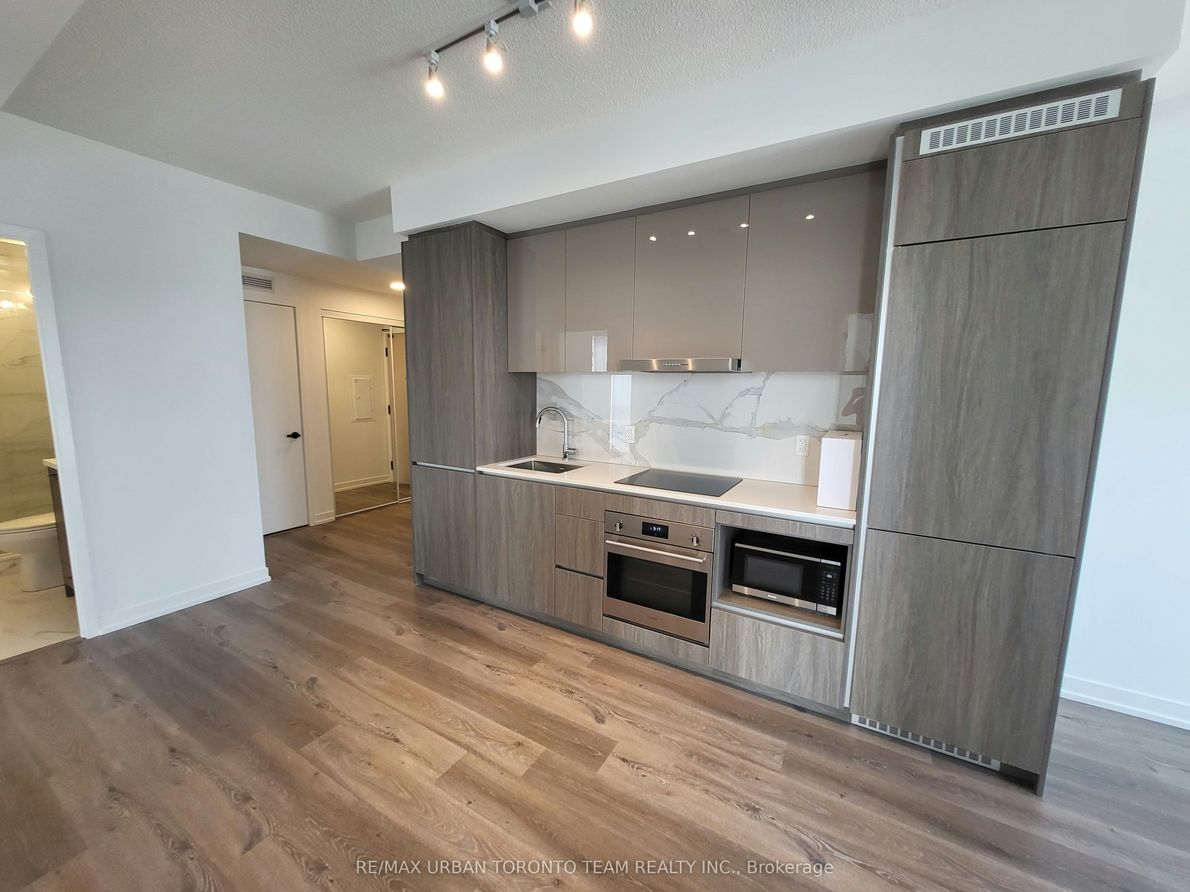 1612-28 Interchange Way, Vaughan, ON, L4K 0P8 - 6