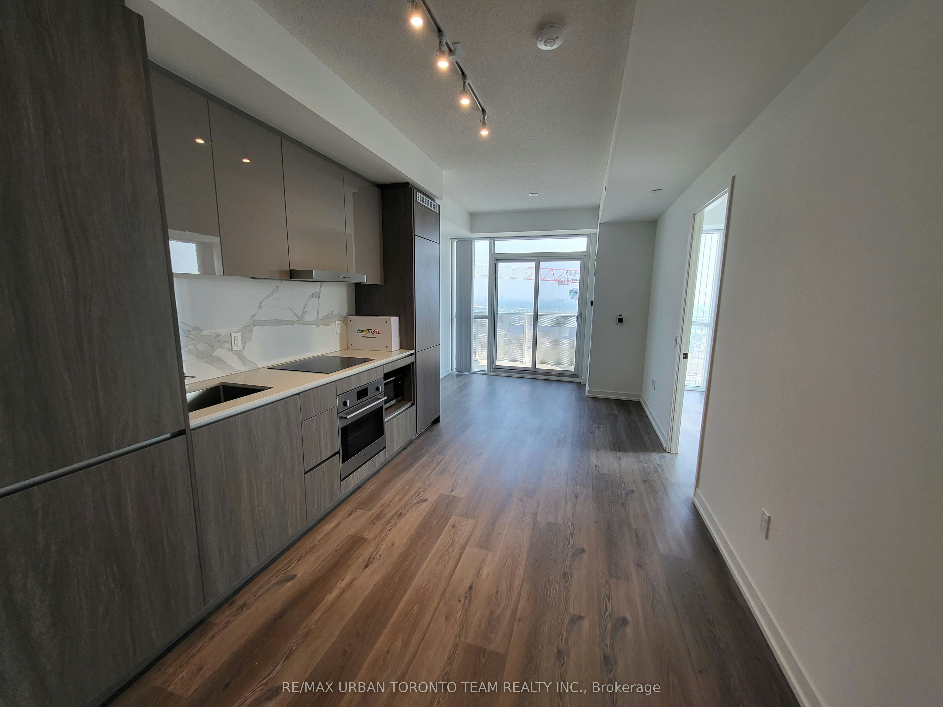 1612-28 Interchange Way, Vaughan, ON, L4K 0P8 - 2