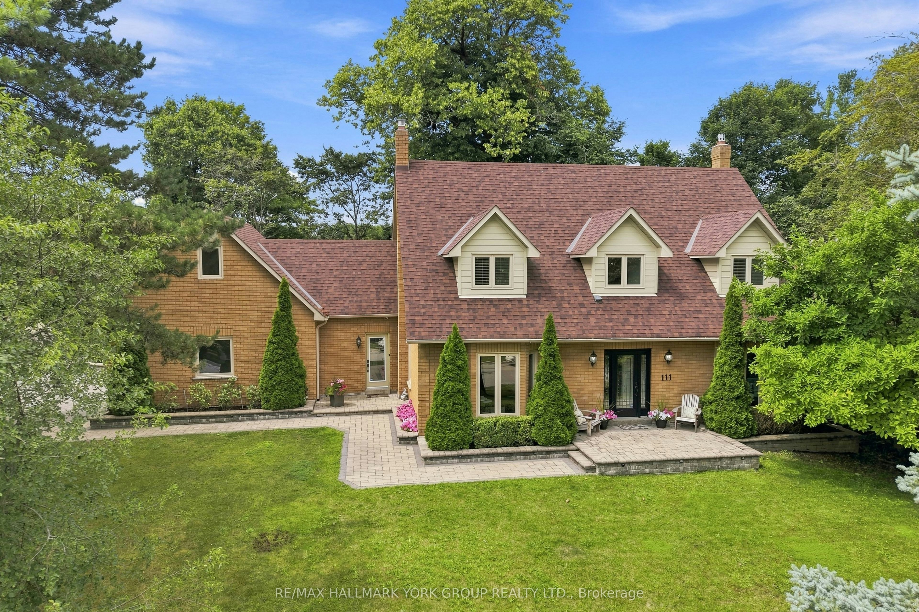 111 Whispering Pine Trail, Aurora, ON, L4G 4X8