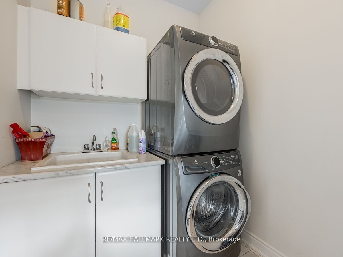 7 Calamint Lane, Richmond Hill, ON, L4E 1C3 - 13
