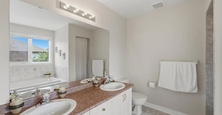 26 Magpie Crescent, Vaughan, ON, L4H 2A5 - 26