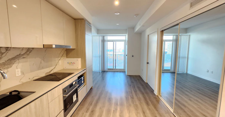 518-28 Interchange Way, Vaughan, ON, L4K 0P8 - 2