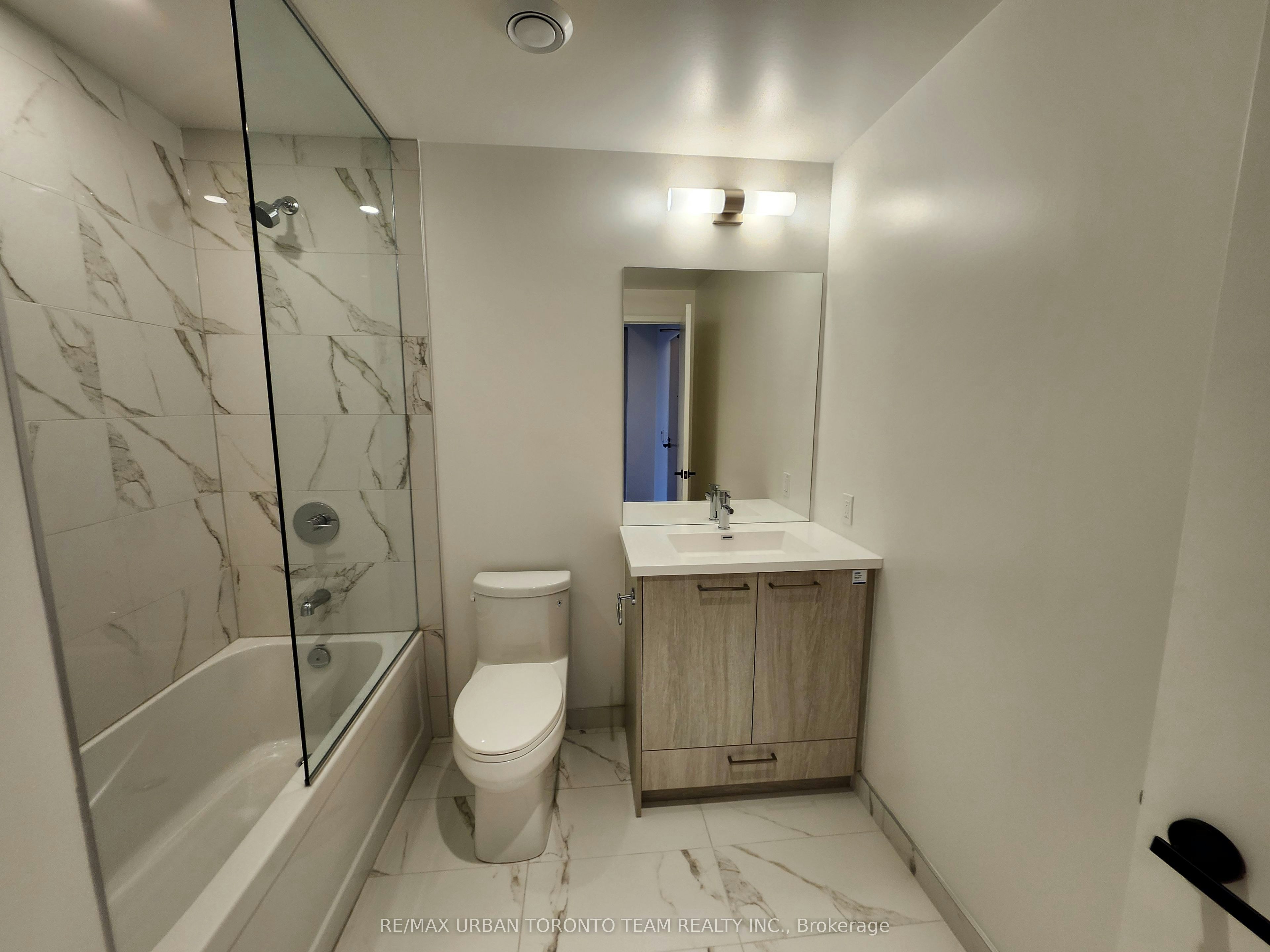 518-28 Interchange Way, Vaughan, ON, L4K 0P8 - 10