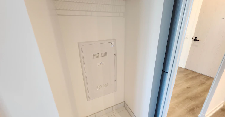 518-28 Interchange Way, Vaughan, ON, L4K 0P8 - 11