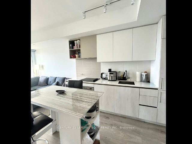1915-1000 Portage Parkway N, Vaughan, ON, L4K 0L1 - 2