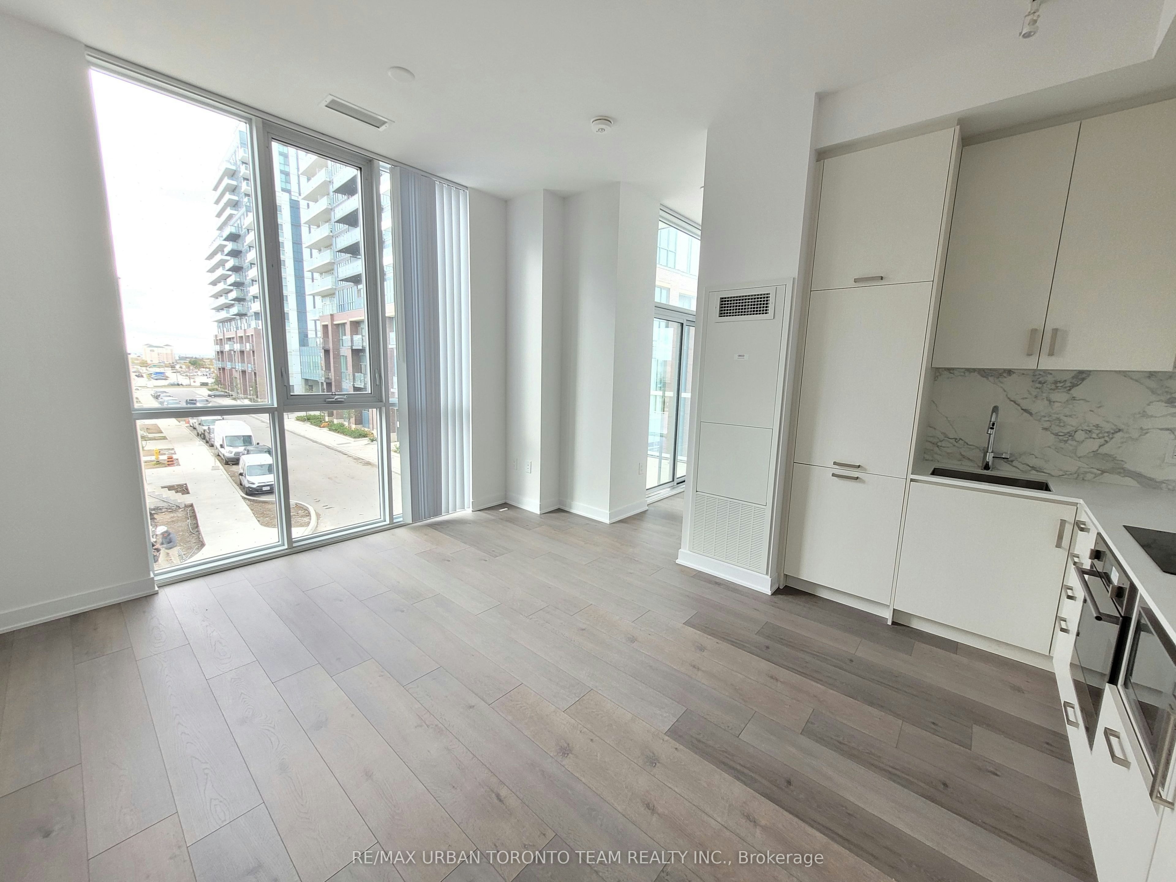 207-60 Honeycrisp Crescent, Vaughan, ON, L4K 5Z8 - 3