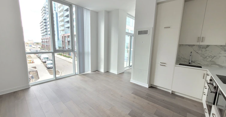 207-60 Honeycrisp Crescent, Vaughan, ON, L4K 5Z8 - 3