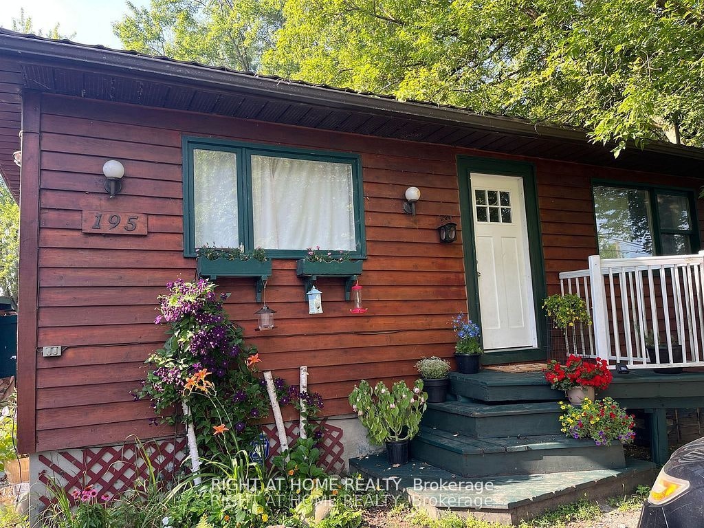 195 Lakeland Crescent, Richmond Hill, ON, L4E 3A4