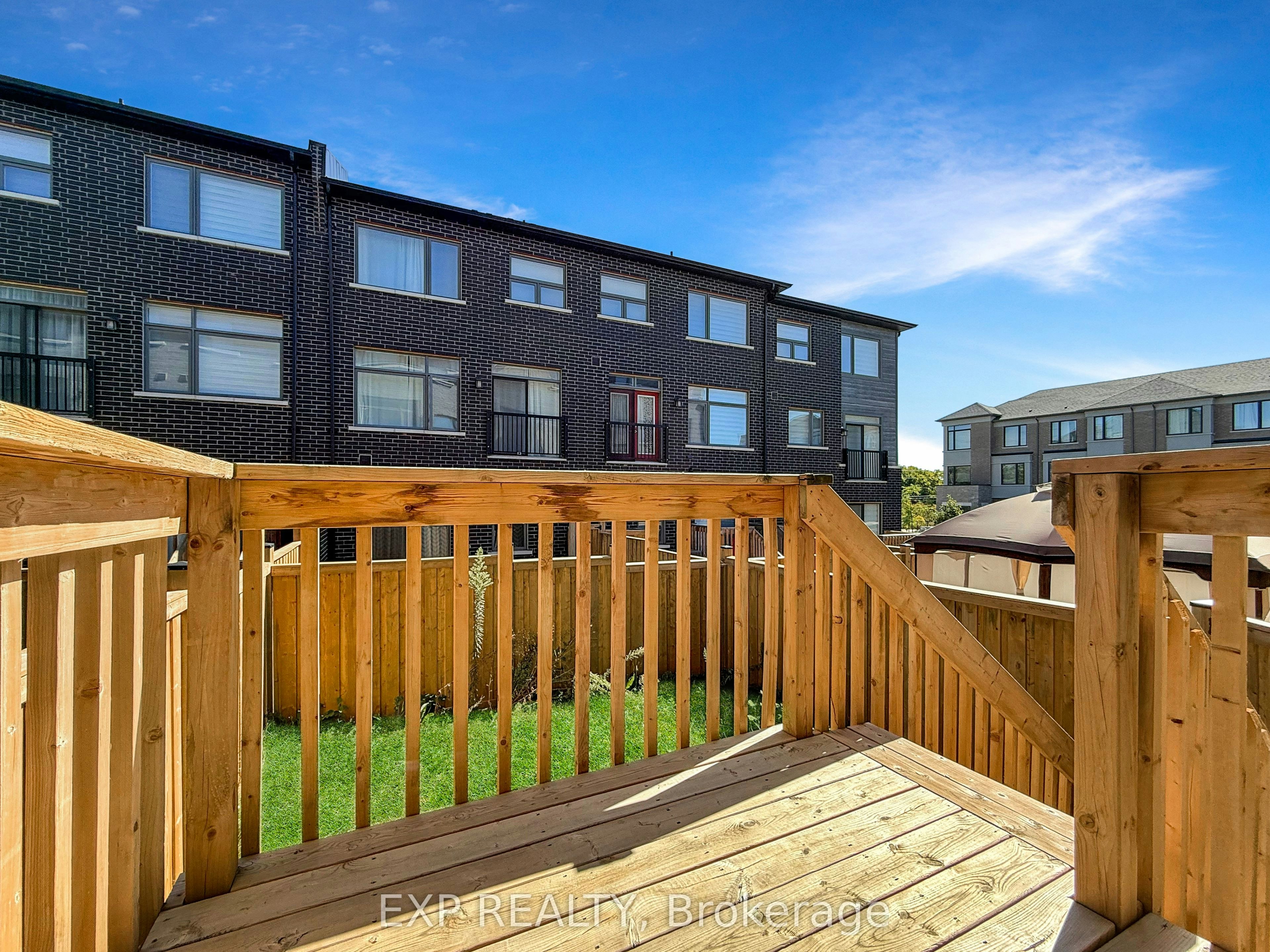 923 Isaac Phillips Way, Newmarket, ON, L3X 2Y8 - 3