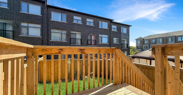 923 Isaac Phillips Way, Newmarket, ON, L3X 2Y8 - 3