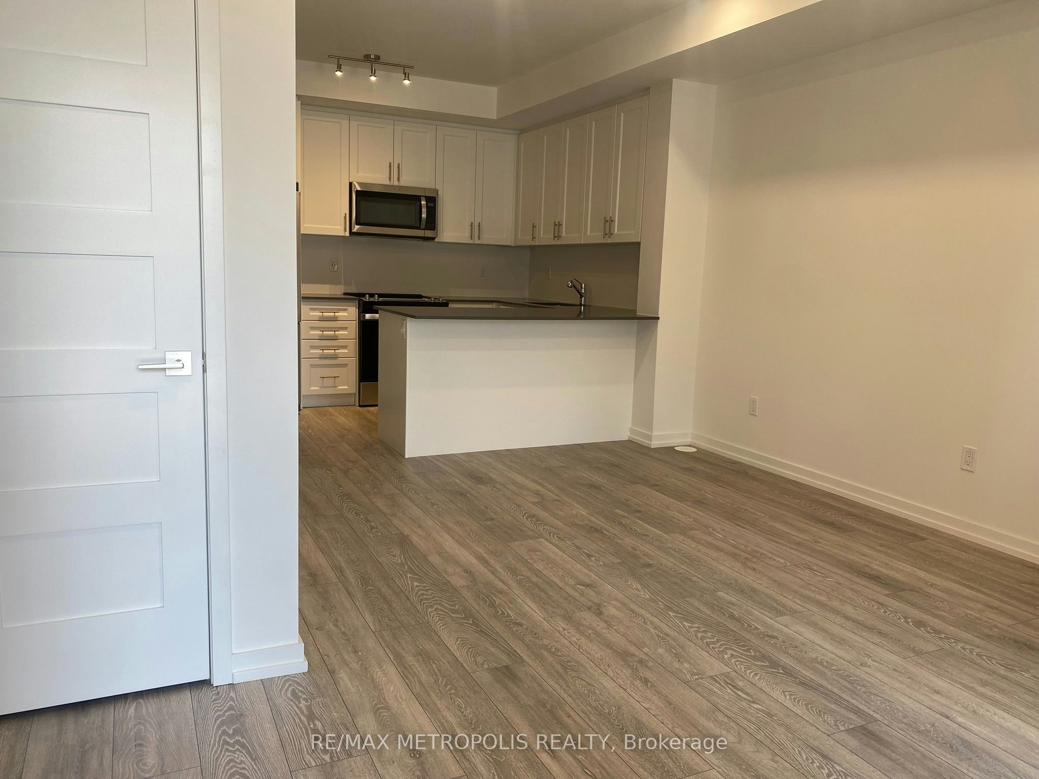 20-14 Lytham Green Circle, Newmarket, ON, L3Y 0H3 - 5
