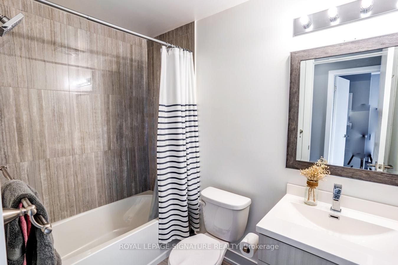426-201 Pine Grove Rd Road, Vaughan, ON, L4L 2H7 - 25