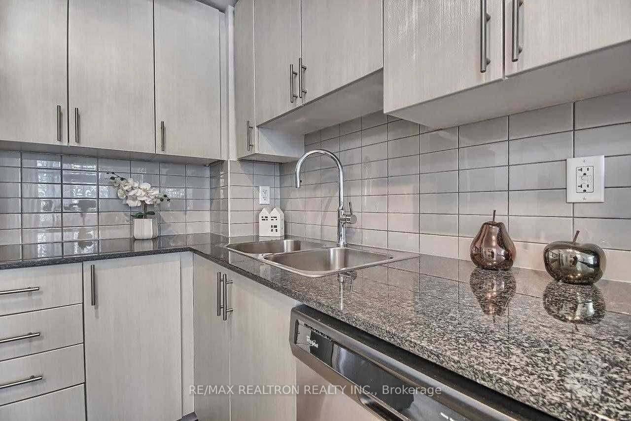 912-7890 Bathurst Street, Vaughan, ON, L4J 7Y3 - 6