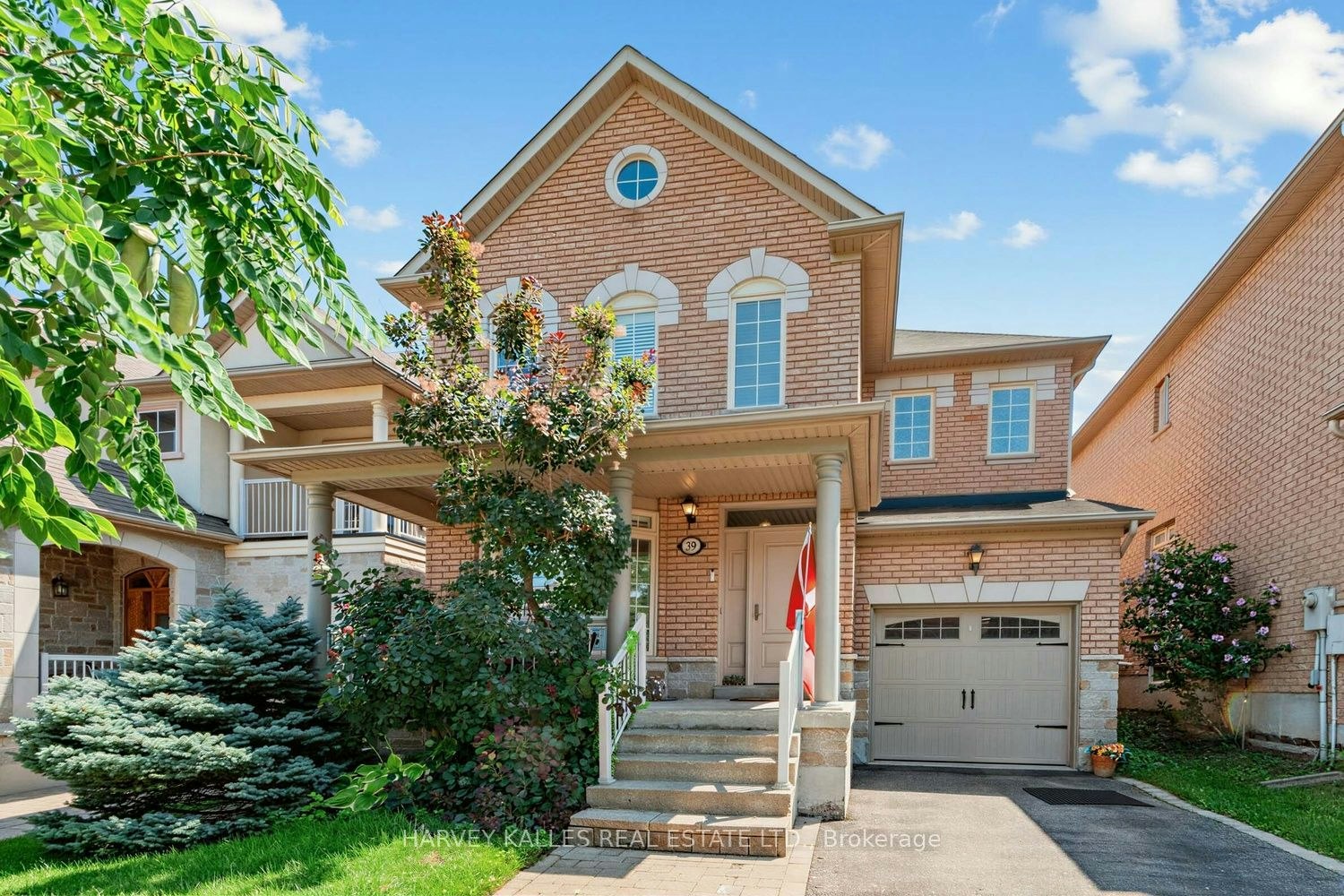 39 Chardonnay Drive, Vaughan, ON, L4J 8R8