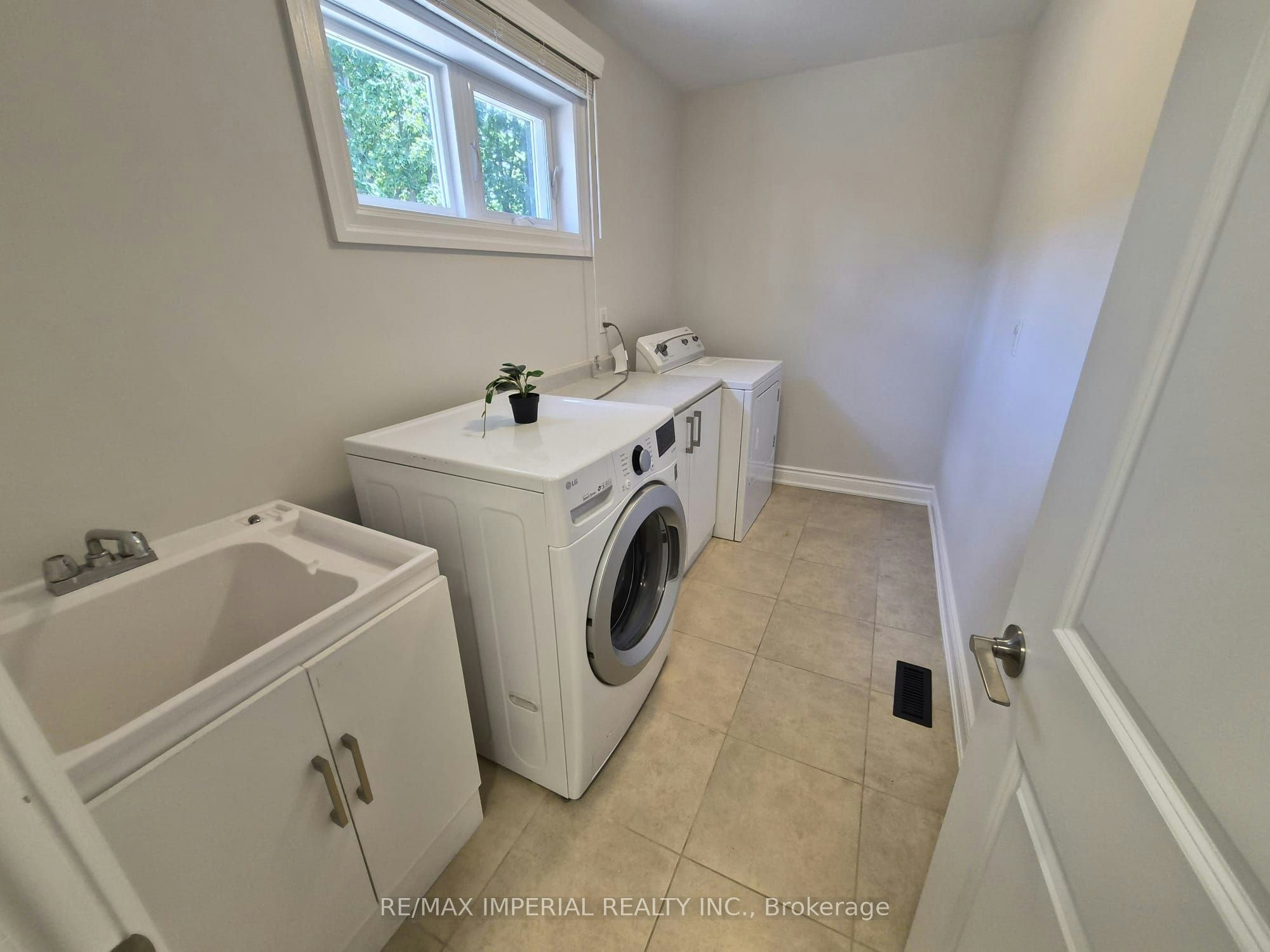 8 Multiflora Place, Markham, ON, L3T 2W5 - 16