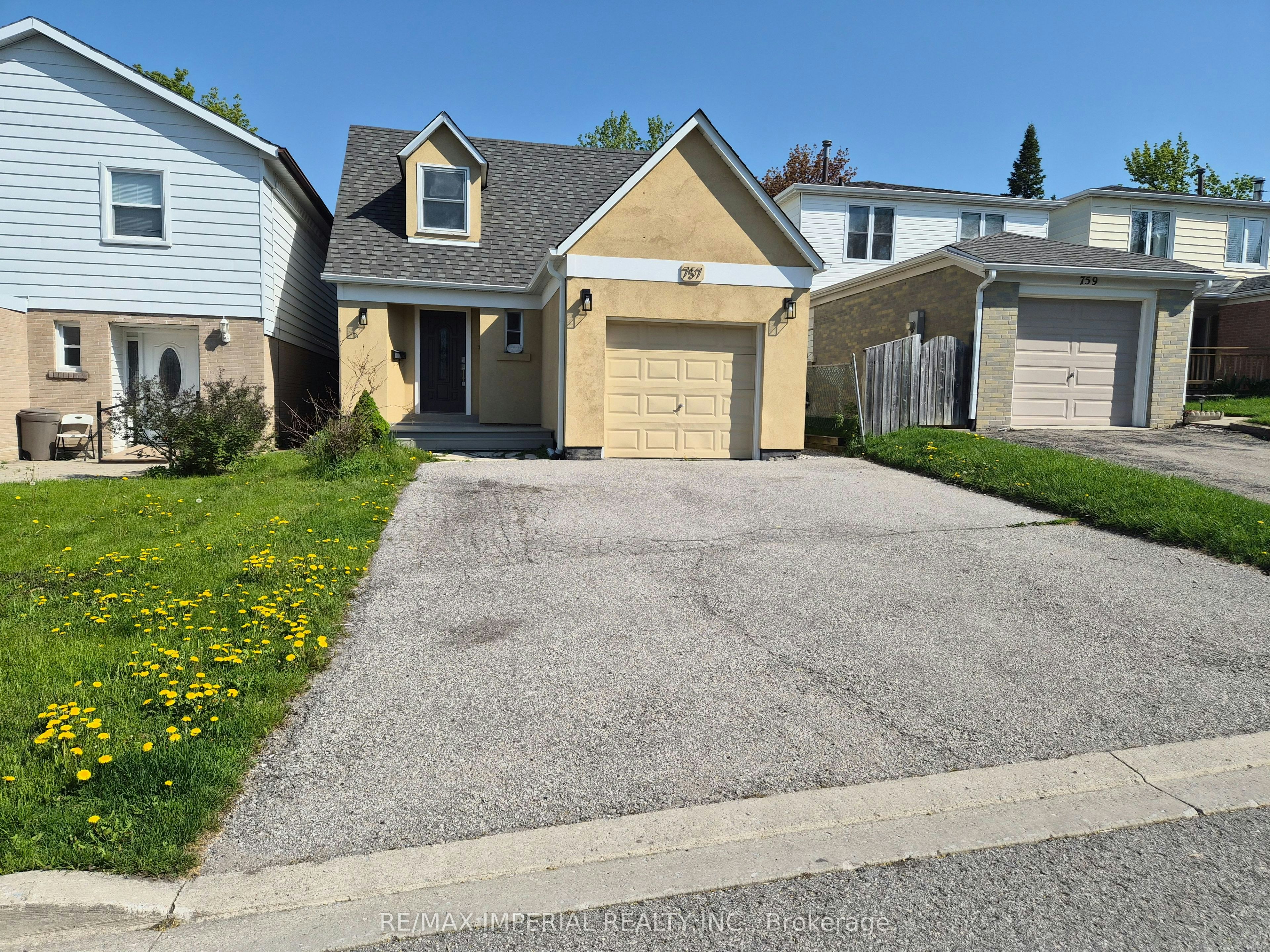 757 Pam Crescent, Newmarket, ON, L3Y 5B7