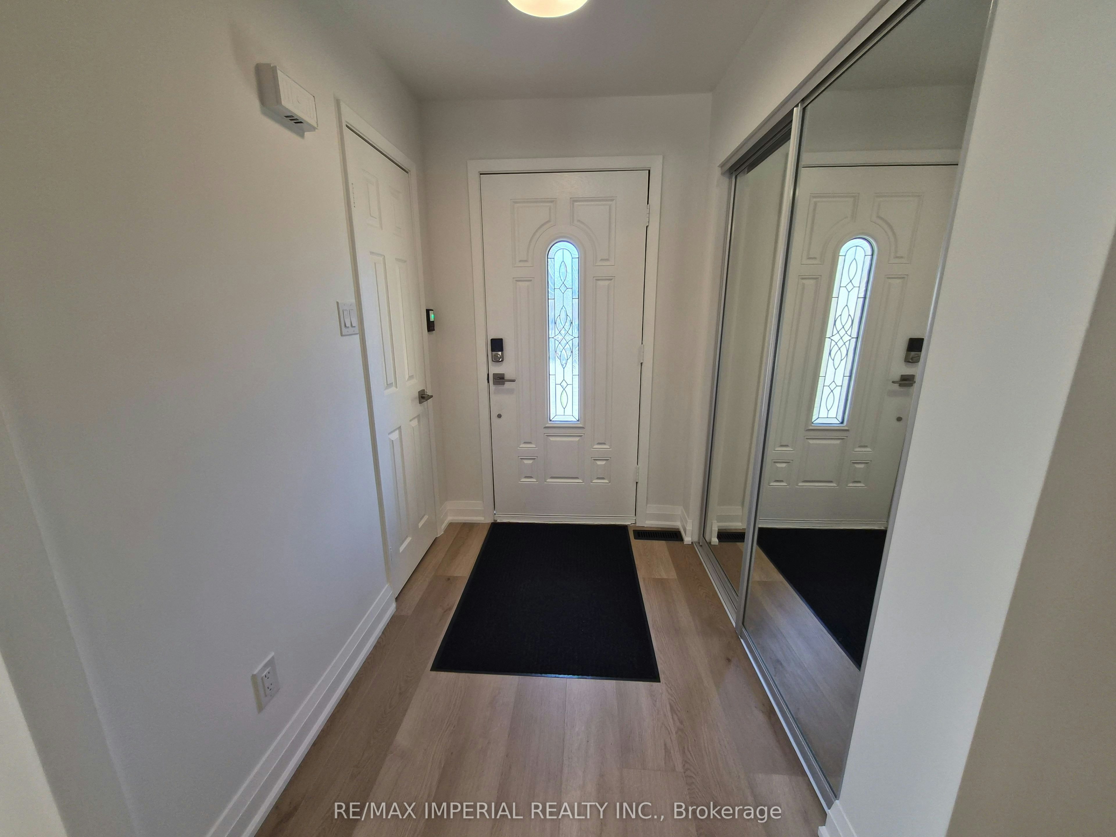 757 Pam Crescent, Newmarket, ON, L3Y 5B7 - 4