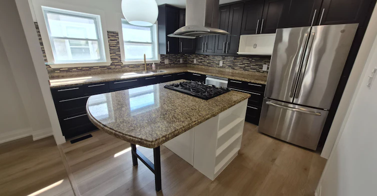 757 Pam Crescent, Newmarket, ON, L3Y 5B7 - 3