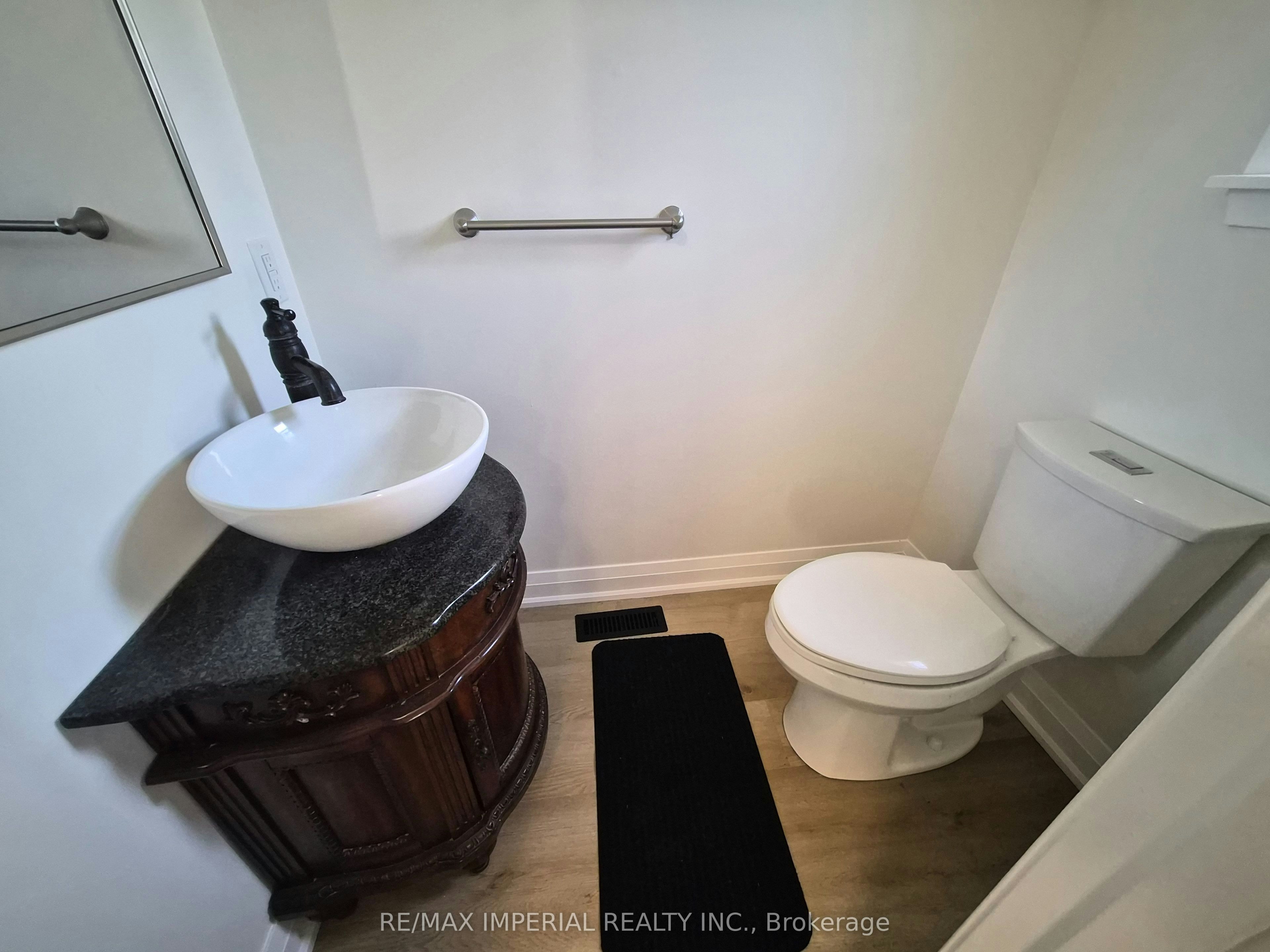 757 Pam Crescent, Newmarket, ON, L3Y 5B7 - 5