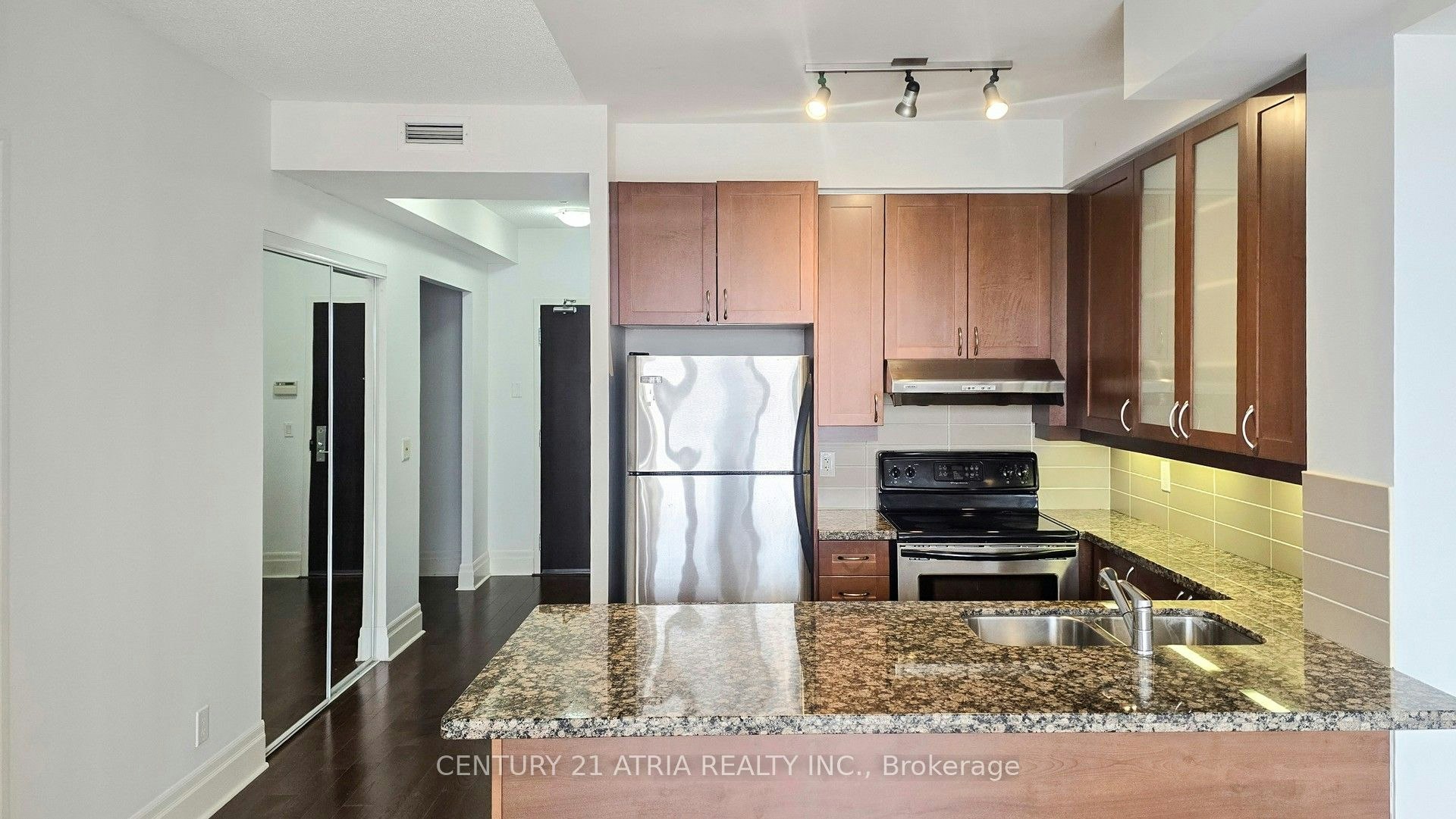 311D-57 Upper Duke Crescent, Markham, ON, L6G 0B0 - 16