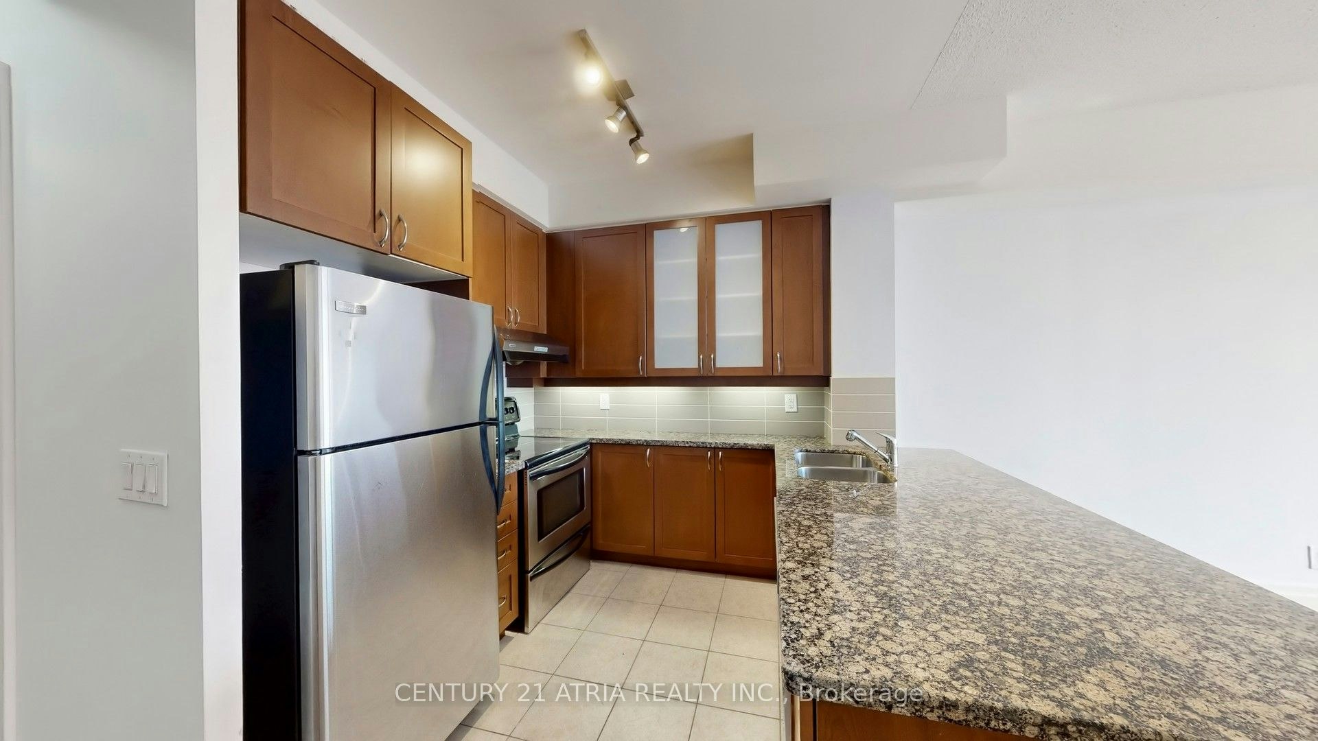 311D-57 Upper Duke Crescent, Markham, ON, L6G 0B0 - 20