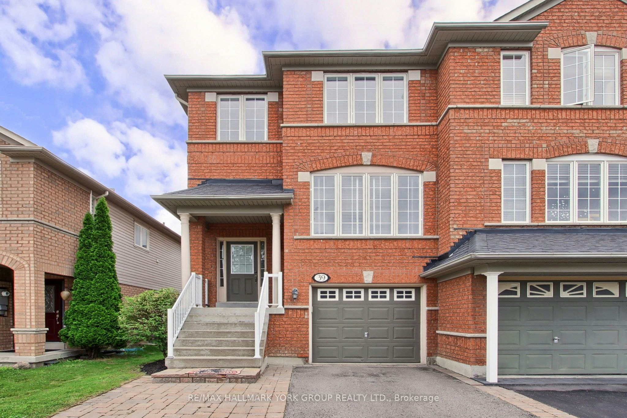 39 Millcliff Circle, Aurora, ON, L4G 7N7