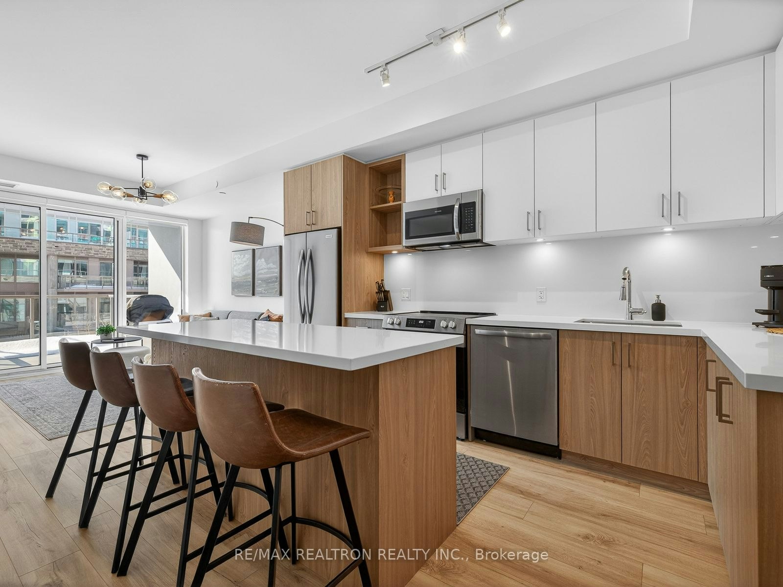 240-333 Sunseeker Avenue, Innisfil, ON, L9R 0R6 - 4