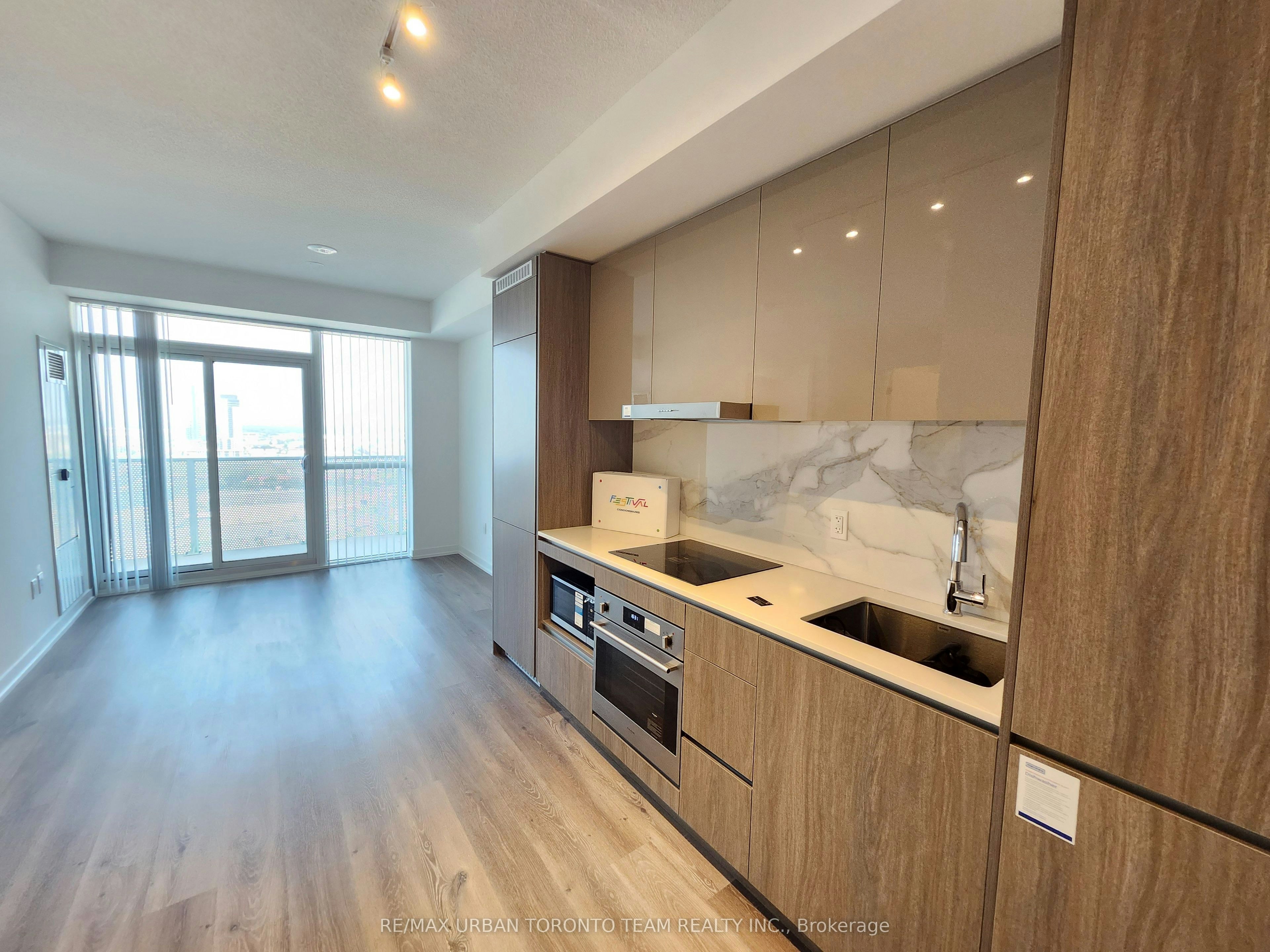 2508-28 Interchange Way, Vaughan, ON, L4K 0P8 - 2