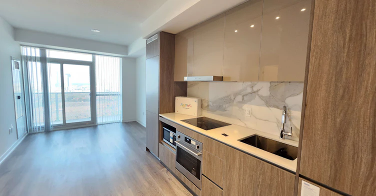 2508-28 Interchange Way, Vaughan, ON, L4K 0P8 - 2