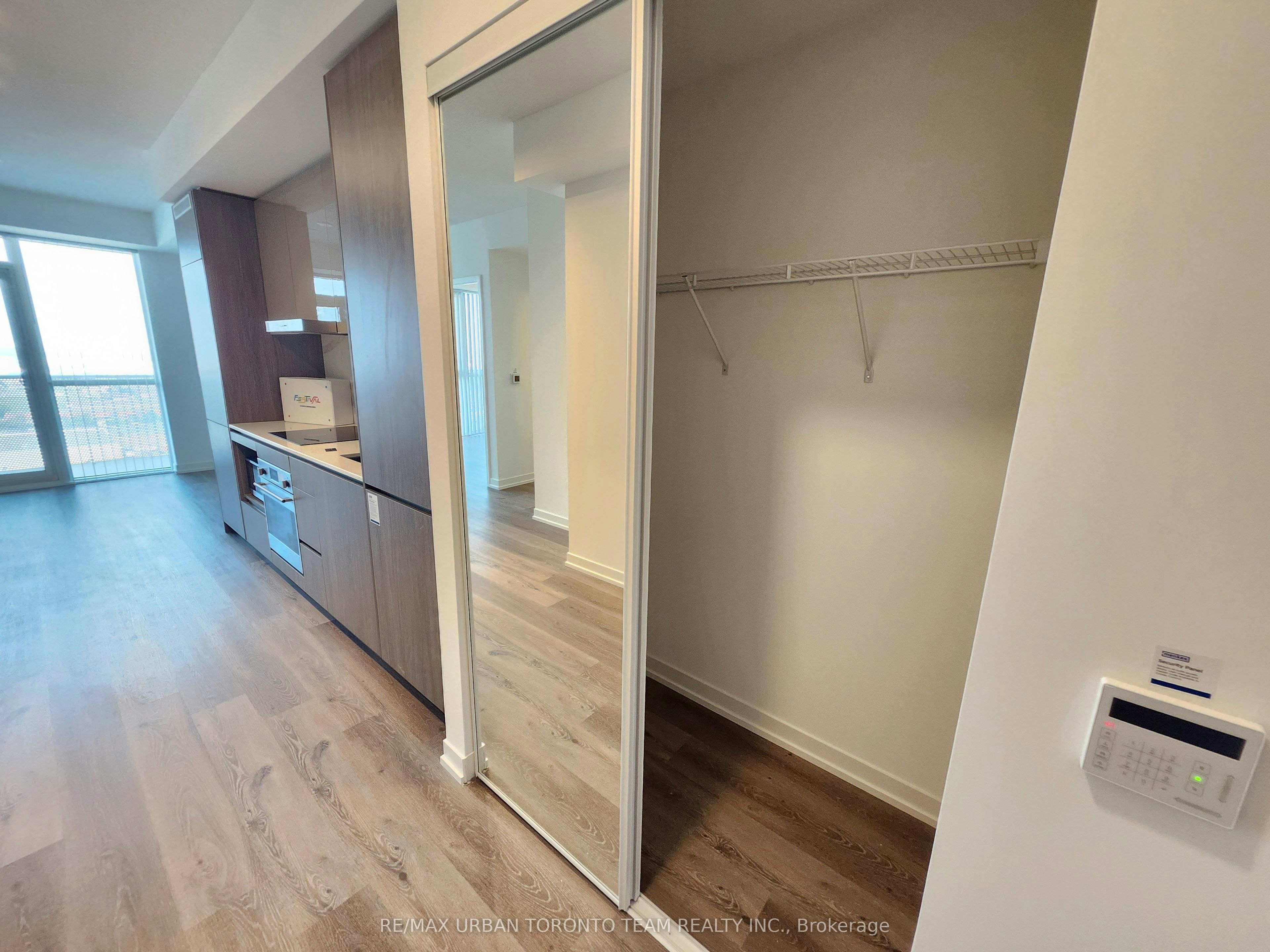 2508-28 Interchange Way, Vaughan, ON, L4K 0P8 - 3