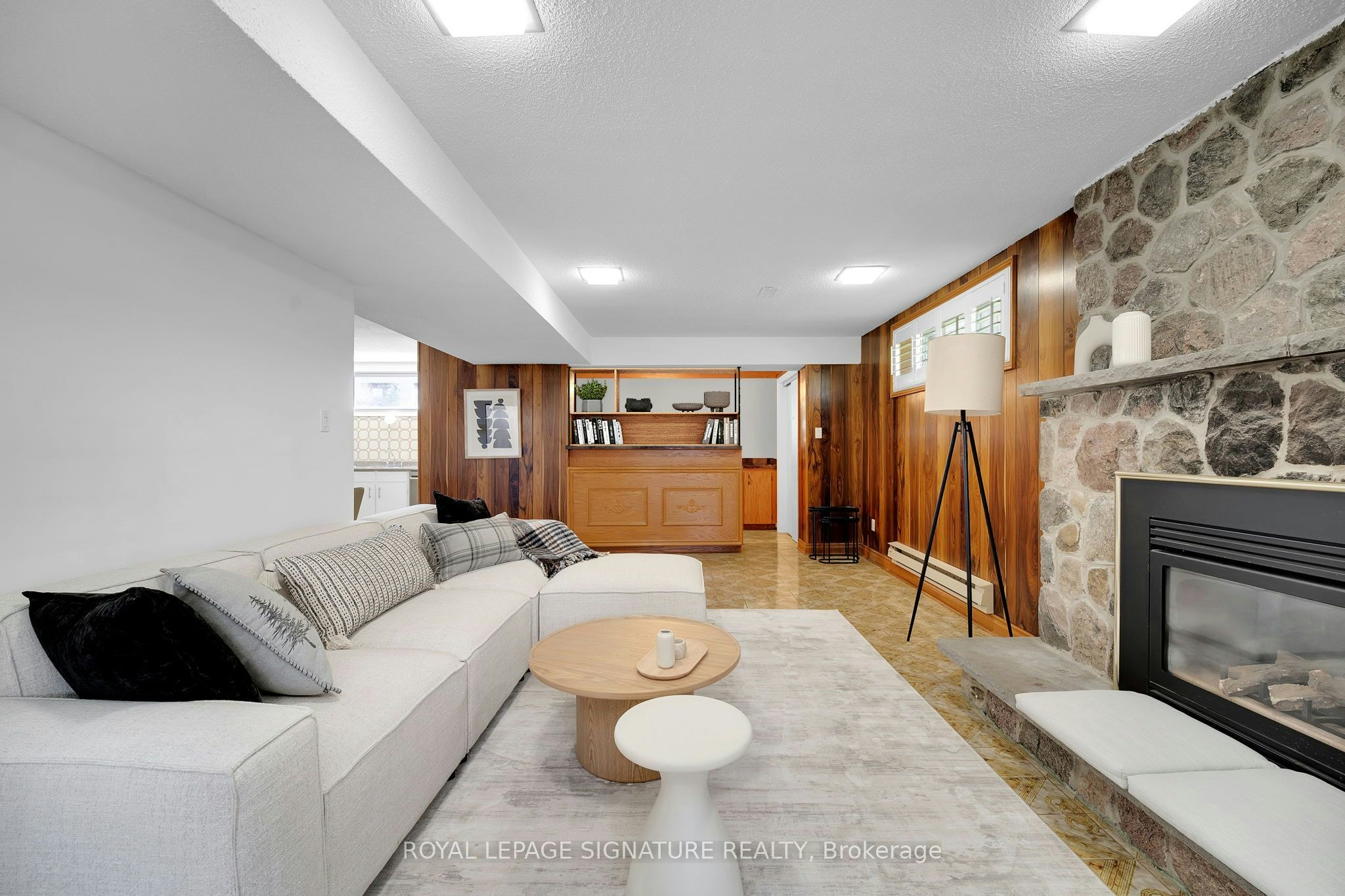Lower-49 Sylvadene Parkway, Vaughan, ON, L4L 2M5 - 4