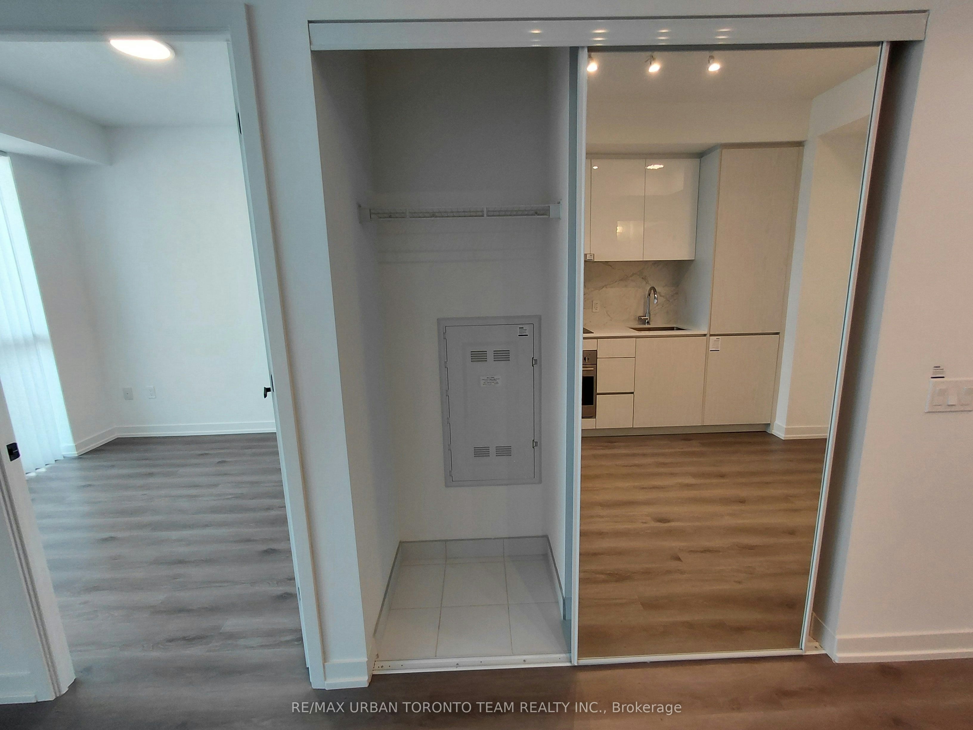 2511-28 Interchange Way, Vaughan, ON, L4K 0P8 - 6
