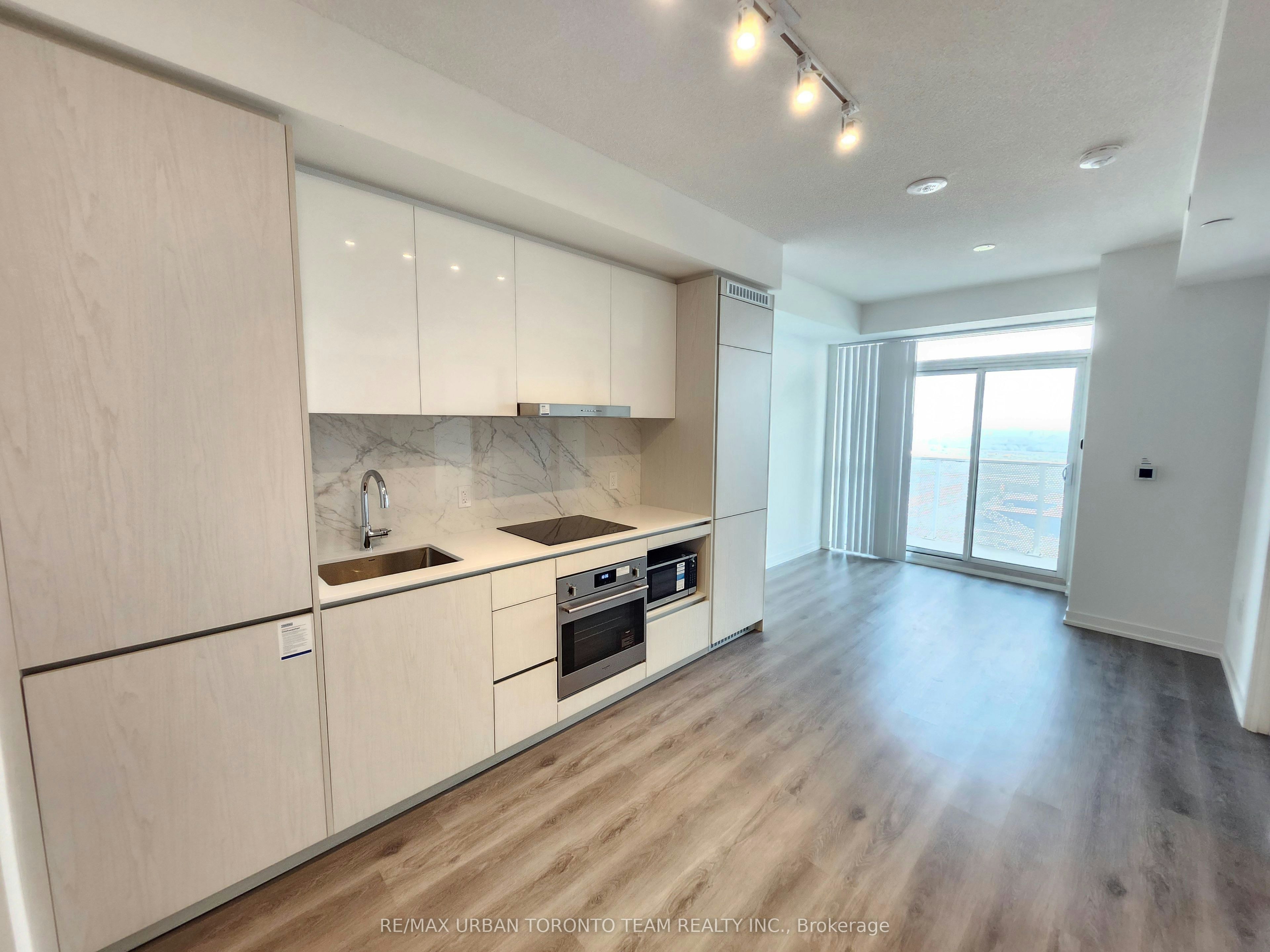 2511-28 Interchange Way, Vaughan, ON, L4K 0P8 - 3