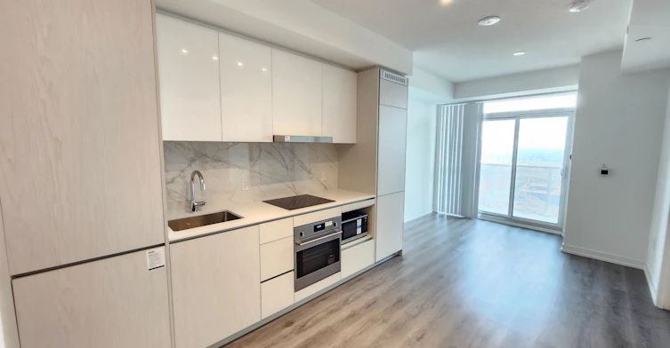 2511-28 Interchange Way, Vaughan, ON, L4K 0P8 - 3