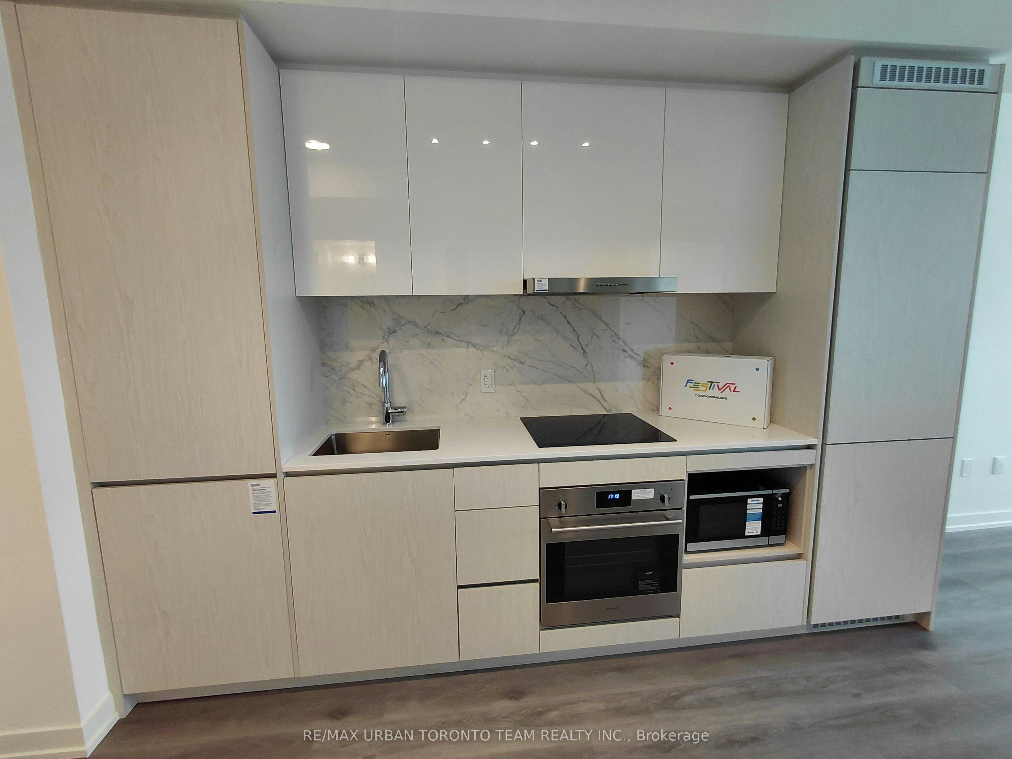 2511-28 Interchange Way, Vaughan, ON, L4K 0P8 - 5