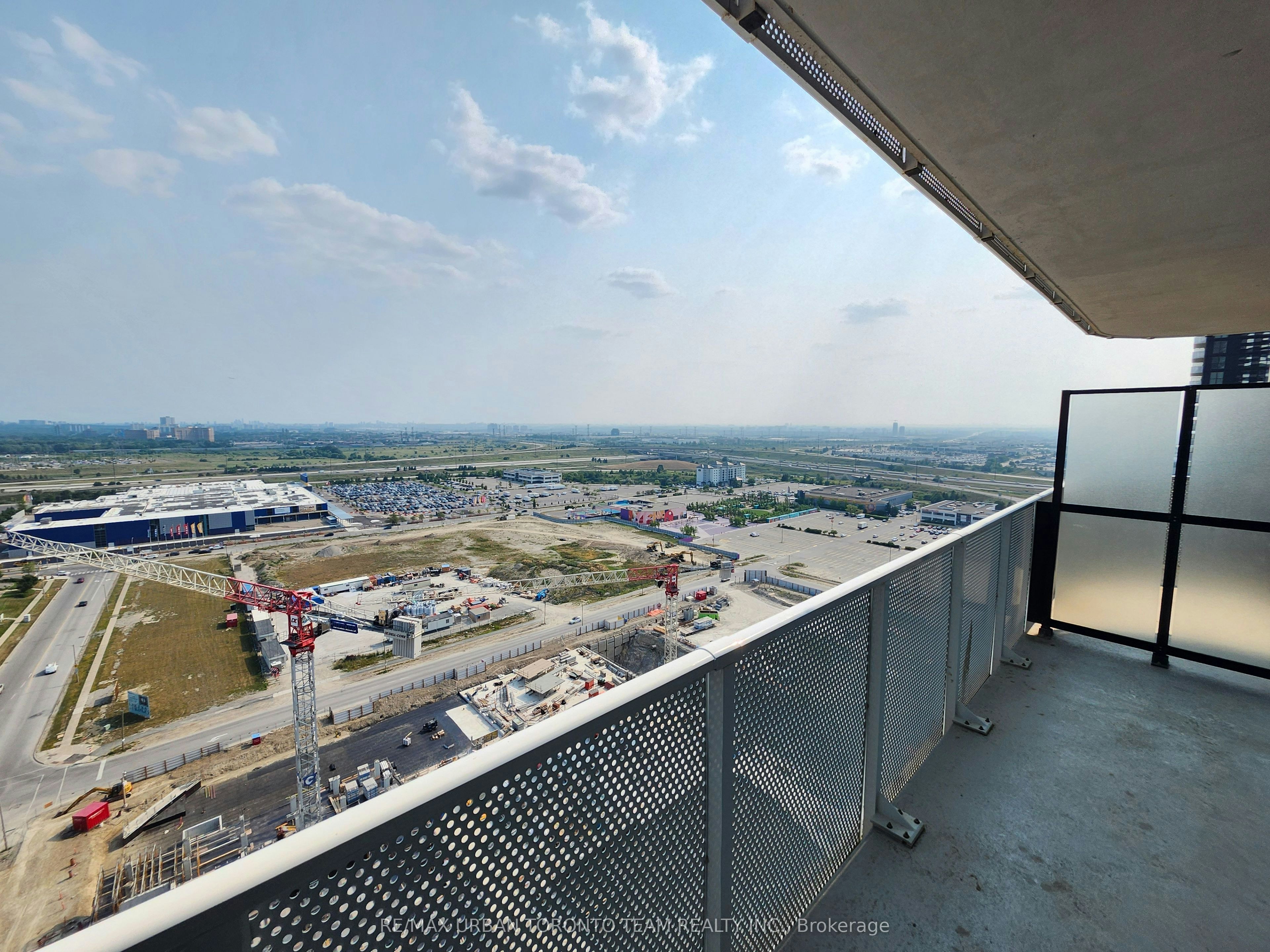 2511-28 Interchange Way, Vaughan, ON, L4K 0P8 - 2