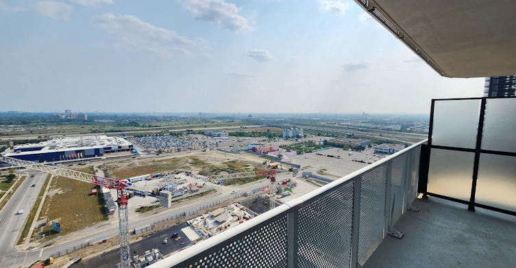 2511-28 Interchange Way, Vaughan, ON, L4K 0P8 - 2