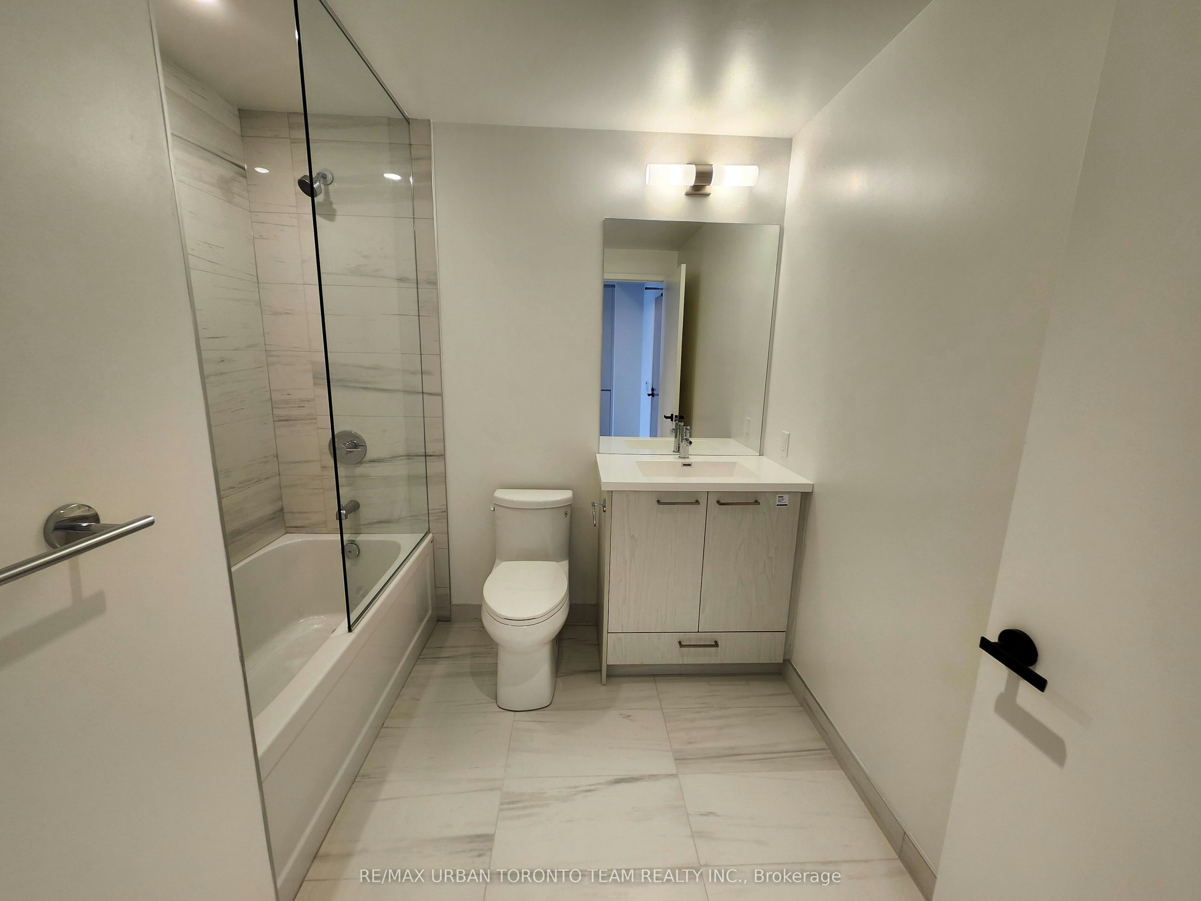 2511-28 Interchange Way, Vaughan, ON, L4K 0P8 - 12